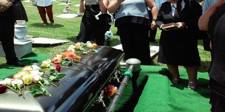 Can Pregnant Lady Go To Funeral? - Classified Mom