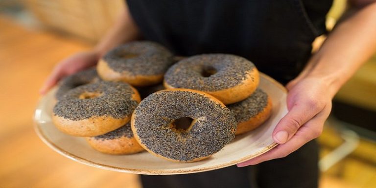 can-i-eat-an-everything-bagel-while-pregnant-classified-mom