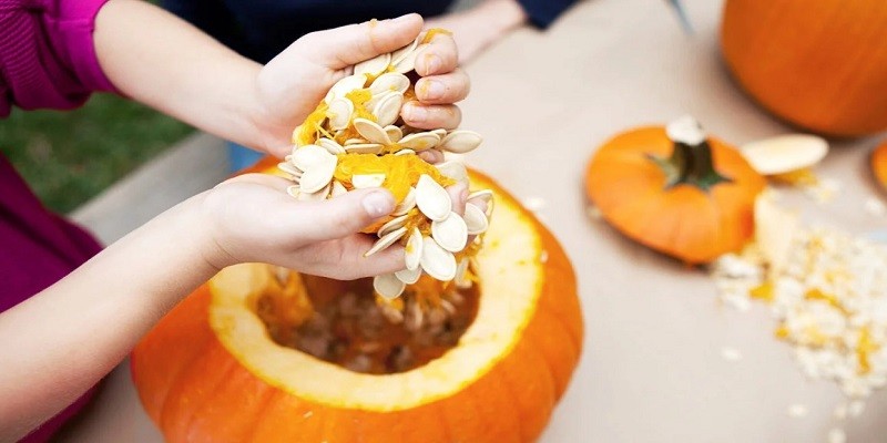 How To Clean Pumpkin Seeds