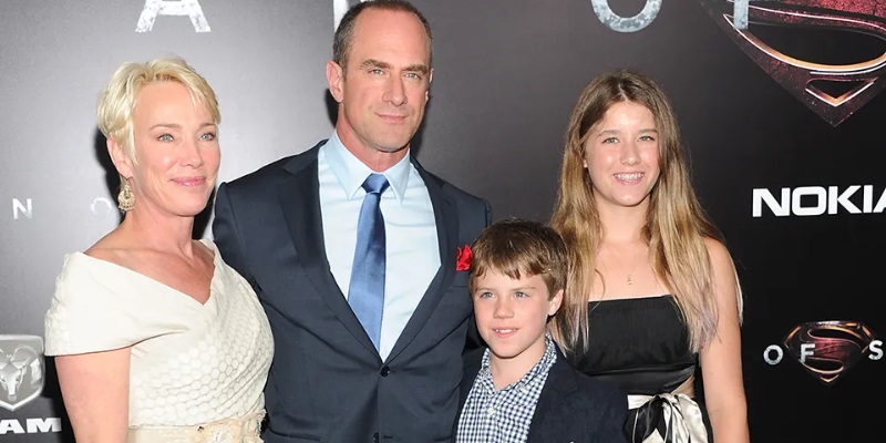 How Many Kids Does Elliot Stabler Have